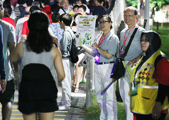 Tzu Chi Promotes Environmentalism at Chingay Night Fiesta